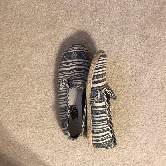 Vans - Picture 2 of 2